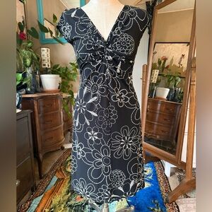 London Times Dress Women's Petites 10P  V-Neck Sheath Stretch